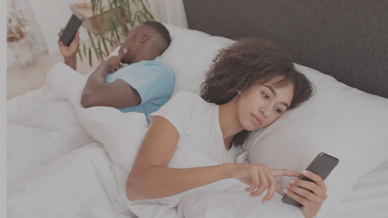 The Art of Listening: Nurturing Love Through Communication in the Digital Age