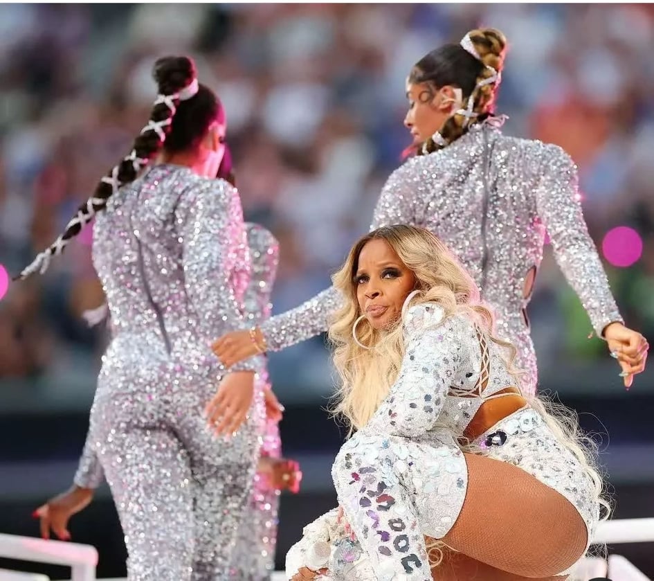 Mary J Blige Shines At Superbowl LVI Halftime Show 14